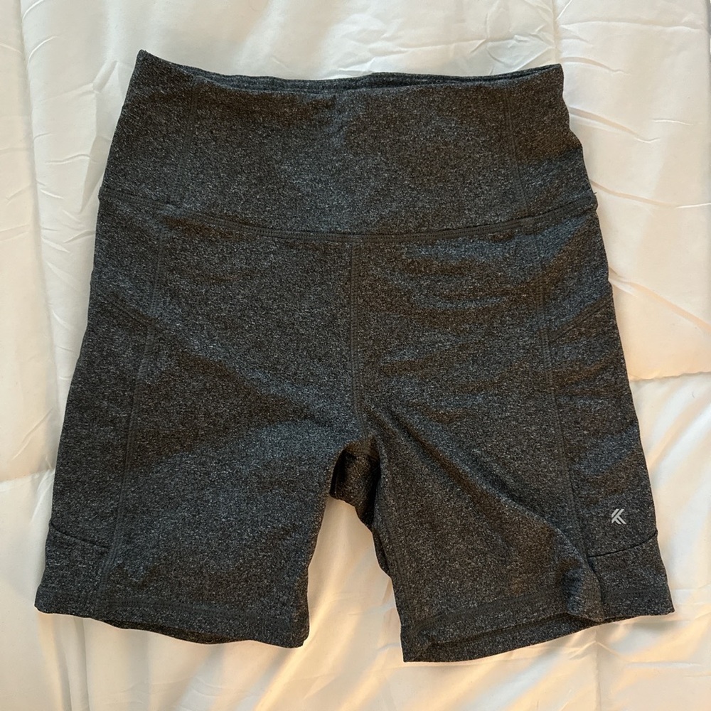 KYODAN biker shorts. 2 zip up side pockets